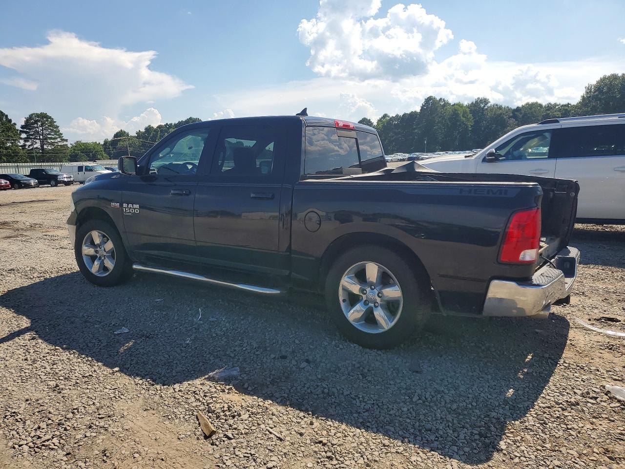 2019 RAM 1500 CLASSIC SLT — снимка 2