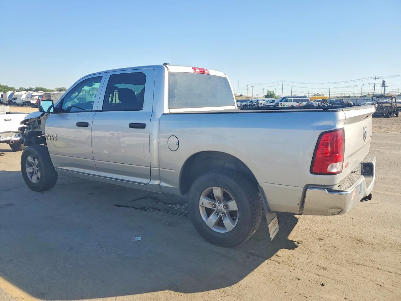 2015 RAM 1500 ST — снимка 2