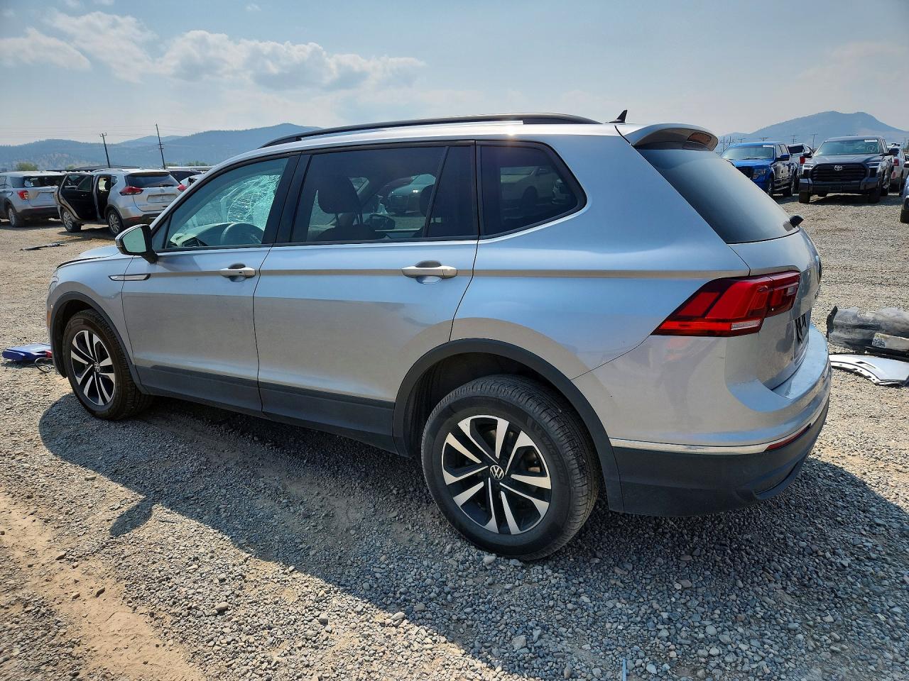 2024 VOLKSWAGEN TIGUAN S — снимка 2