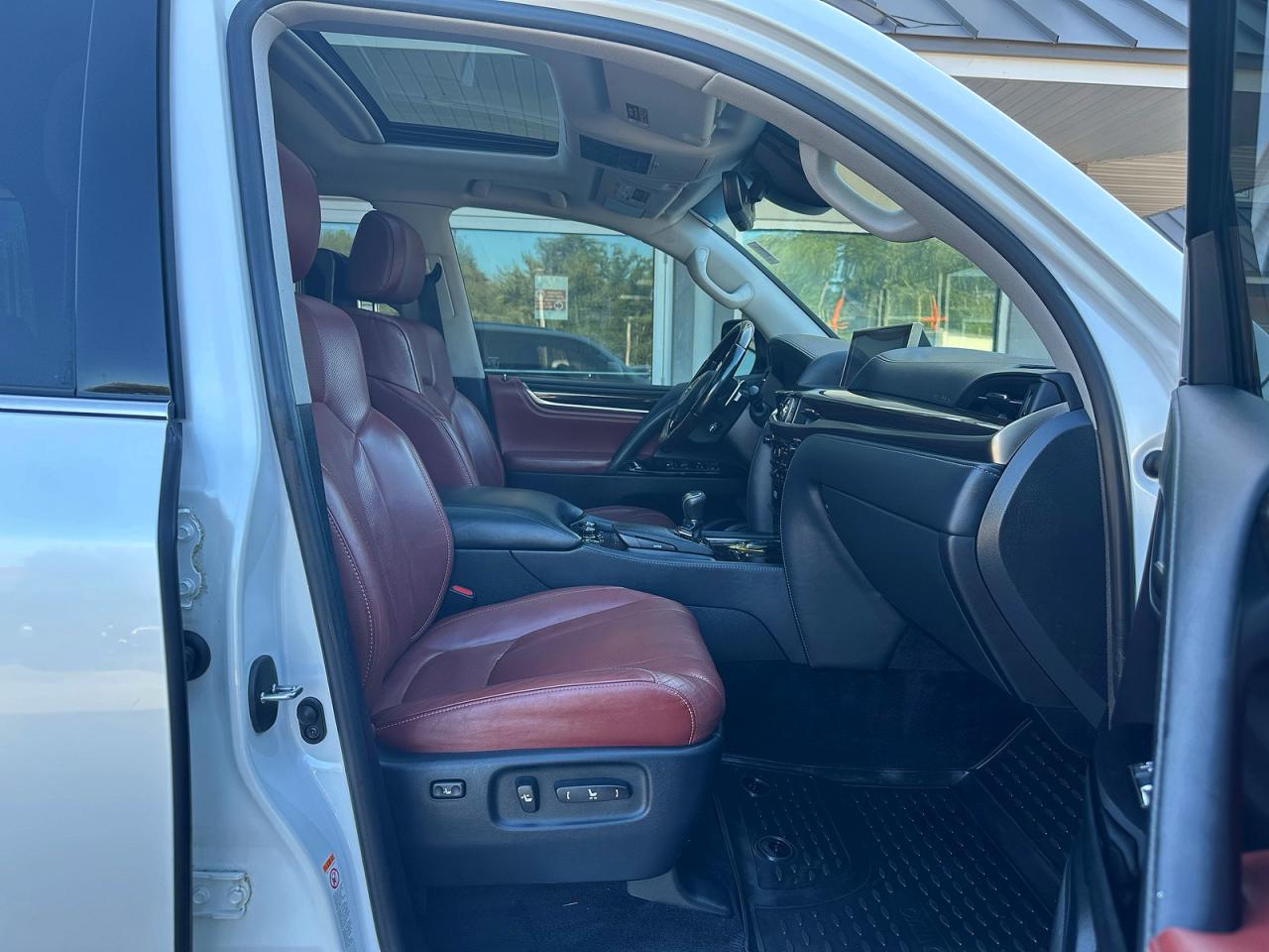 2018 LEXUS LX 570 — снимка 5