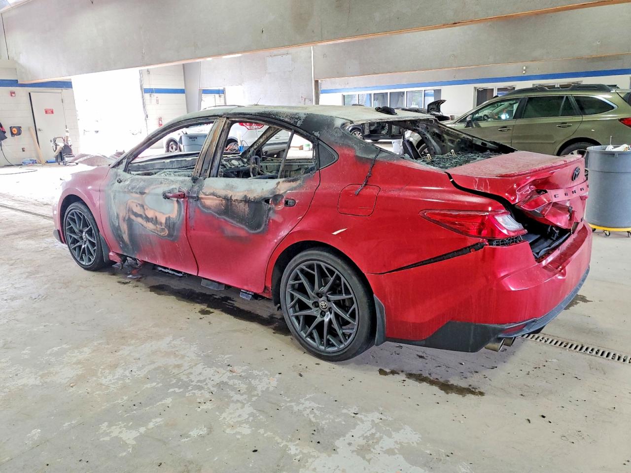 2025 TOYOTA CAMRY XSE — снимка 2