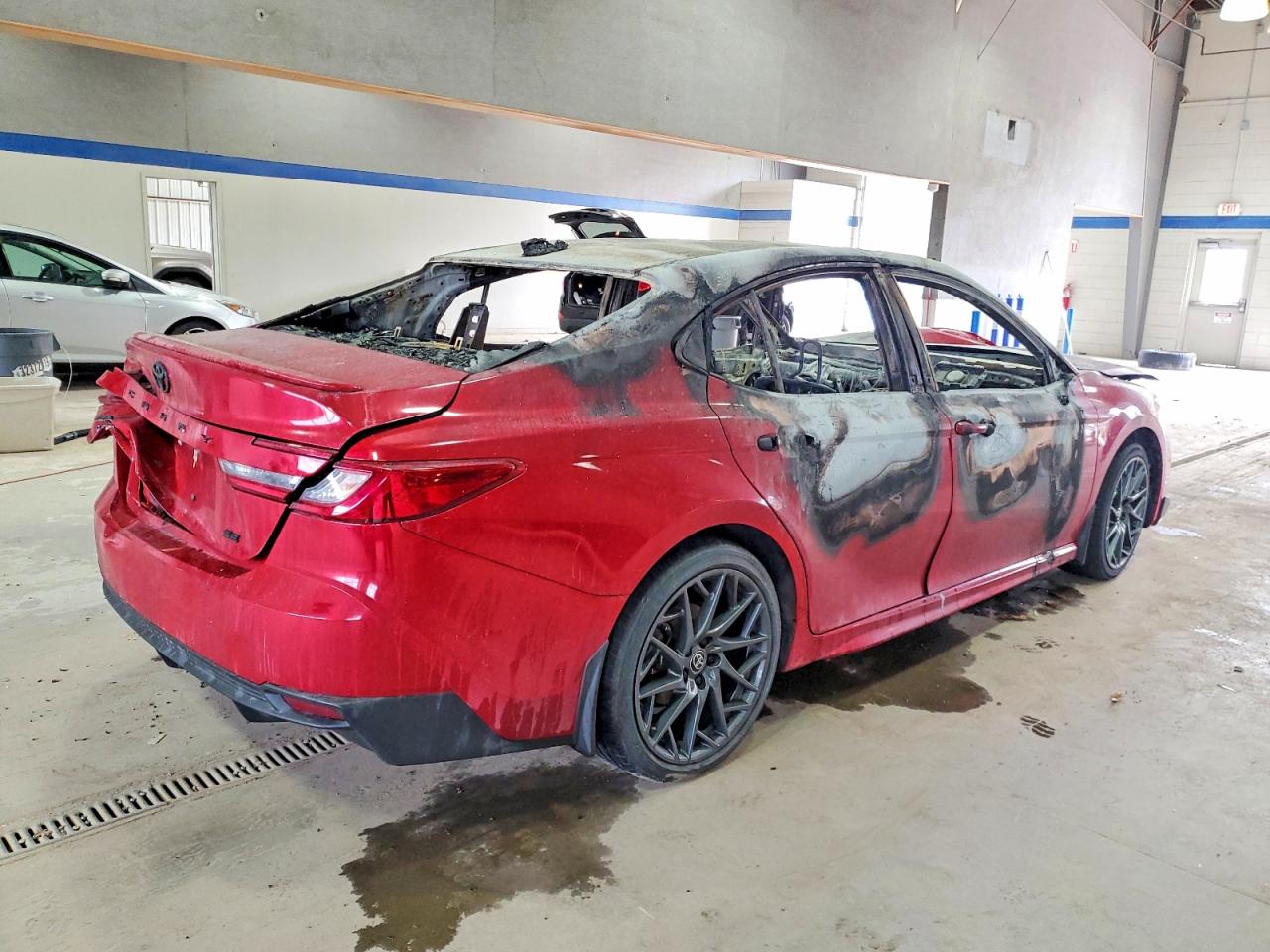 2025 TOYOTA CAMRY XSE — снимка 3