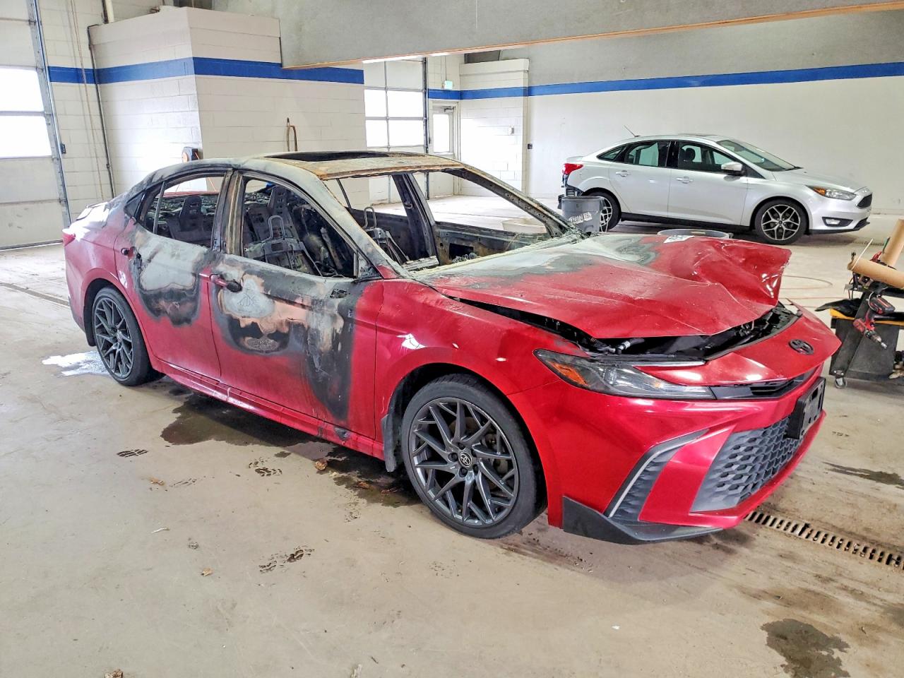 2025 TOYOTA CAMRY XSE — снимка 4