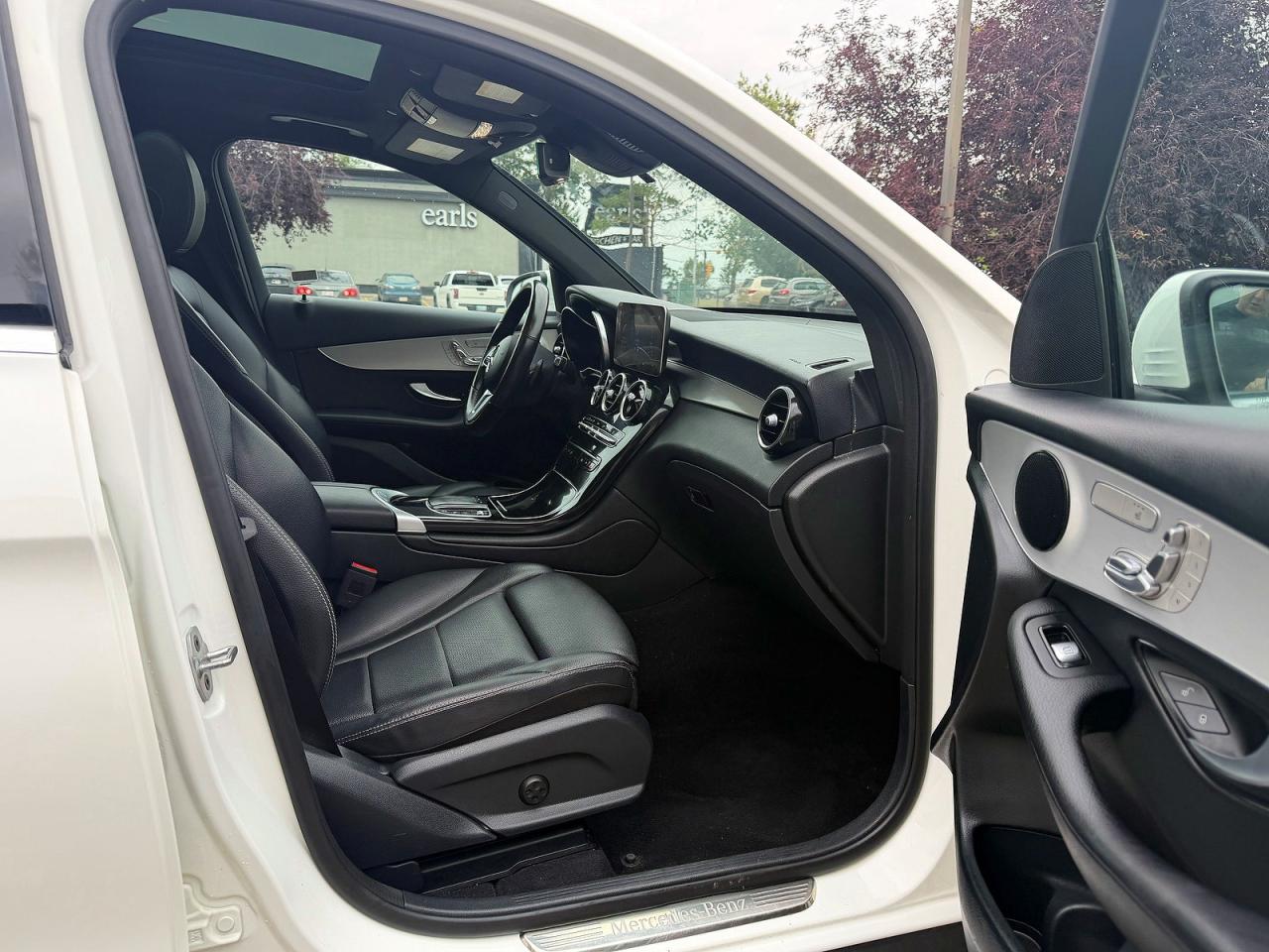 2022 MERCEDES-BENZ GLC 300 4MATIC — снимка 5
