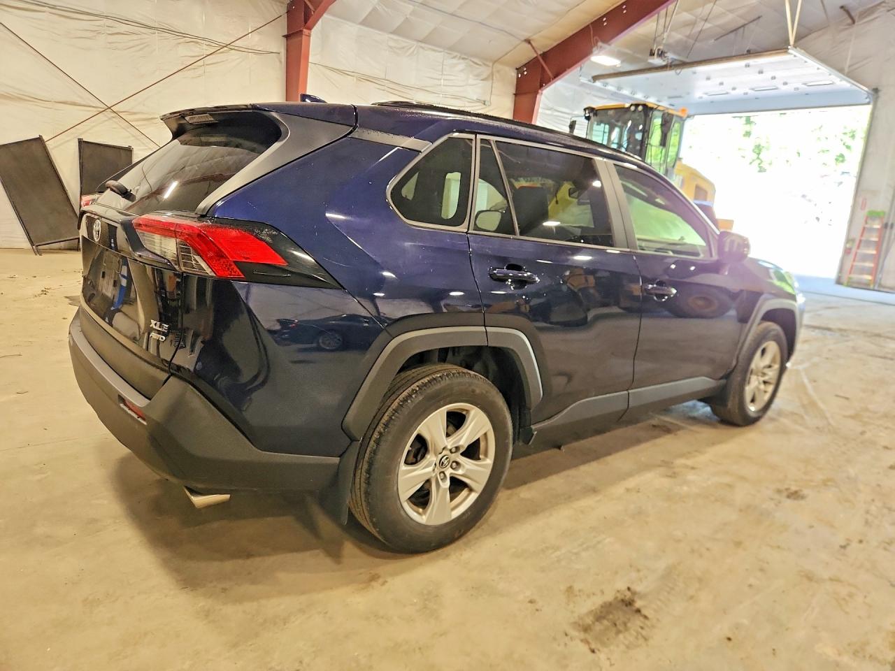 2019 TOYOTA RAV4 XLE — снимка 3