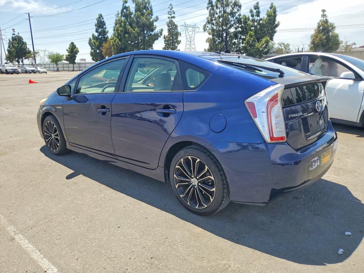 2015 TOYOTA PRIUS TWO — снимка 2