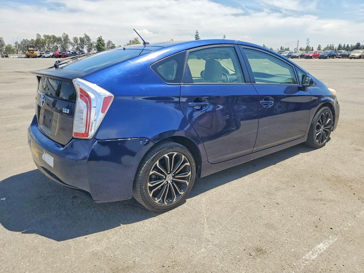 2015 TOYOTA PRIUS TWO — снимка 3