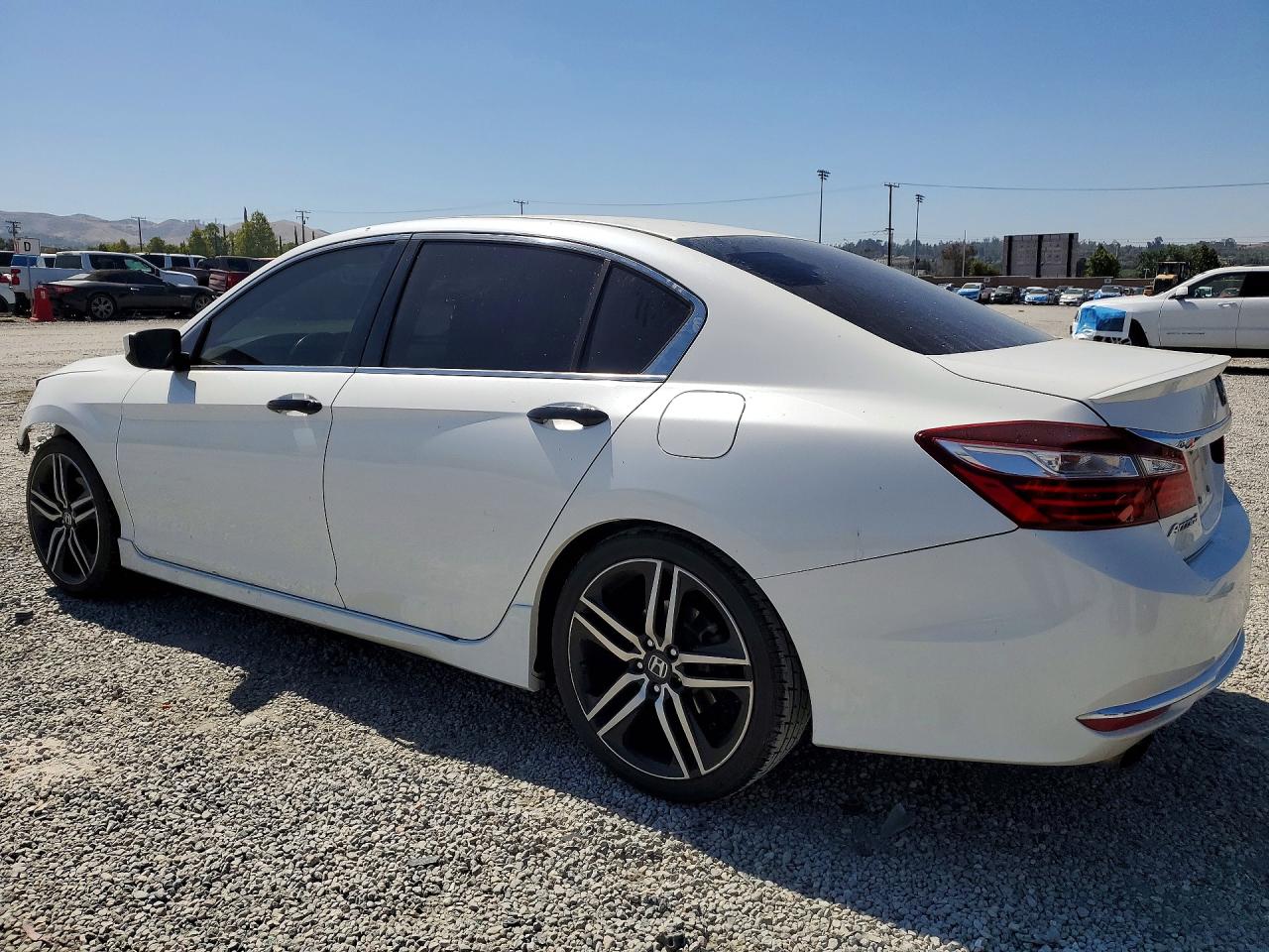 2017 HONDA ACCORD SPORT — снимка 2