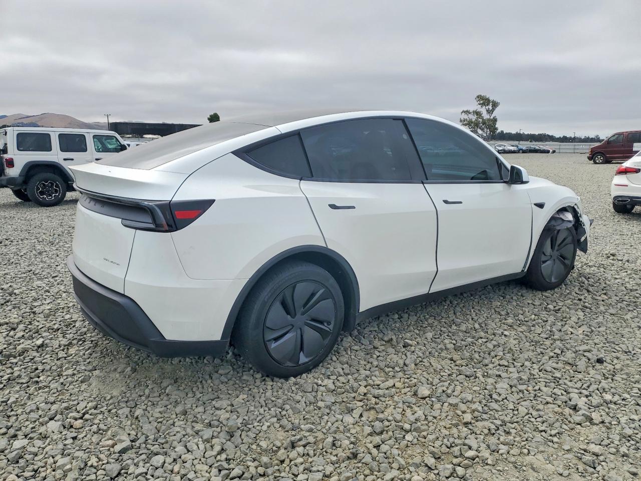 2026 TESLA MODEL Y — снимка 3