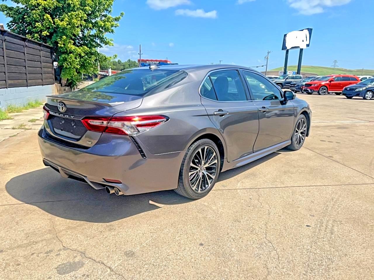 2019 TOYOTA CAMRY SE — снимка 4