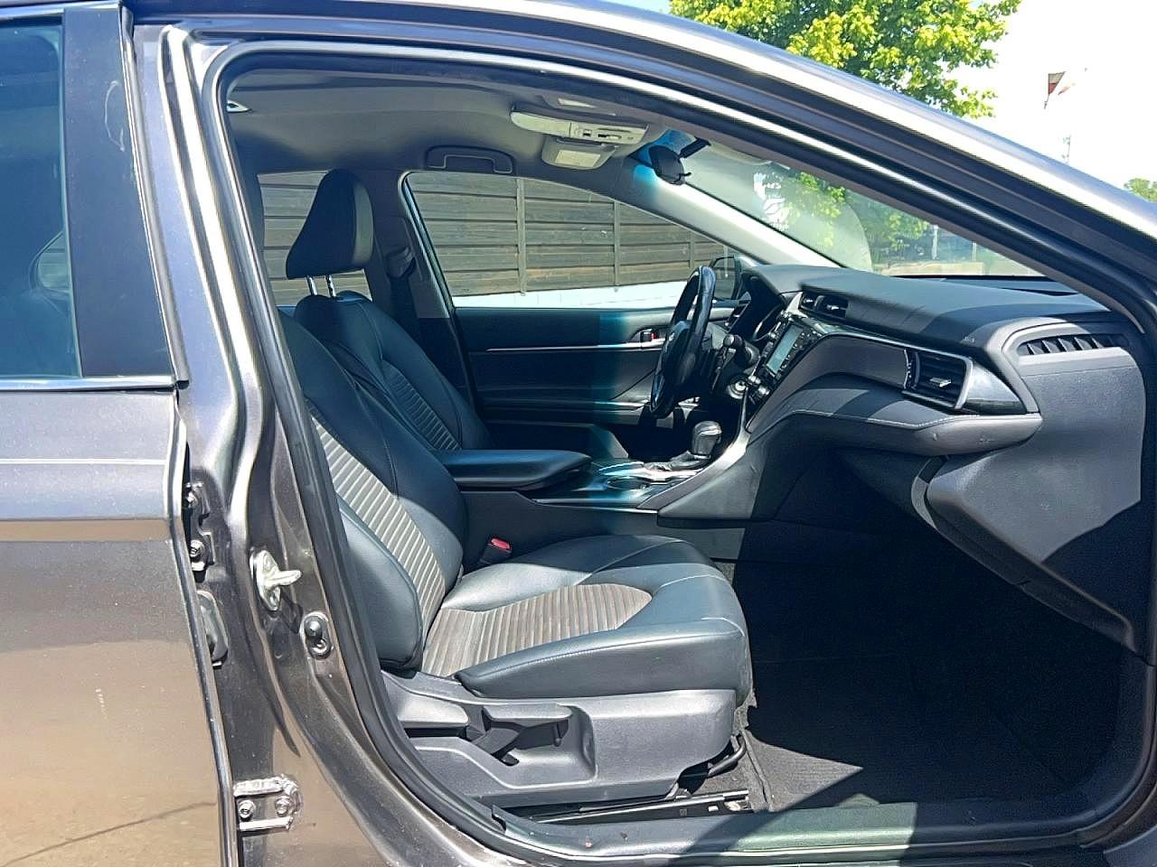 2019 TOYOTA CAMRY SE — снимка 5
