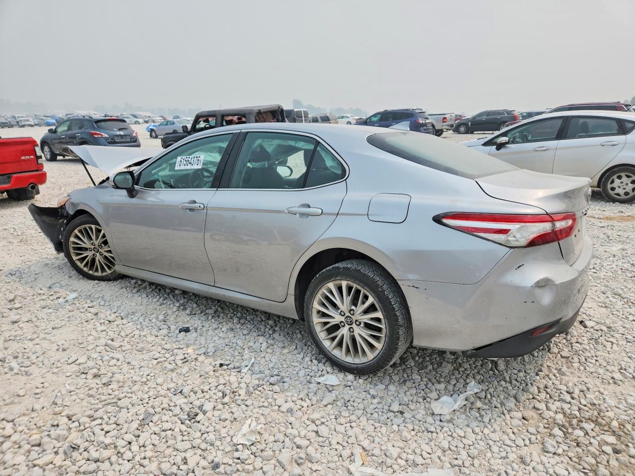 2020 TOYOTA CAMRY XLE — снимка 2
