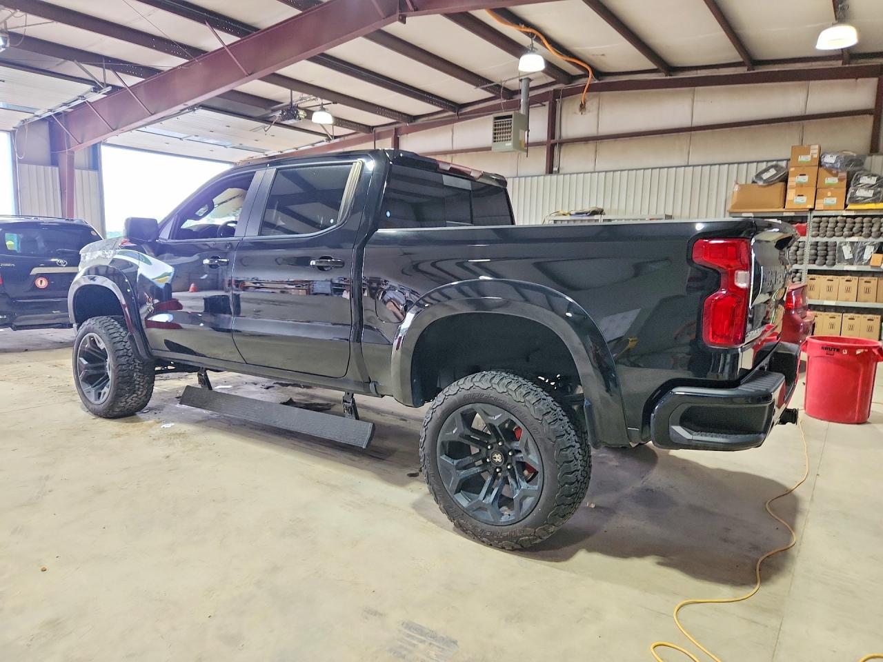 2024 CHEVROLET SILVERADO K1500 RST — снимка 2