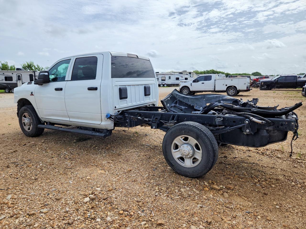 2024 RAM 3500 — снимка 2