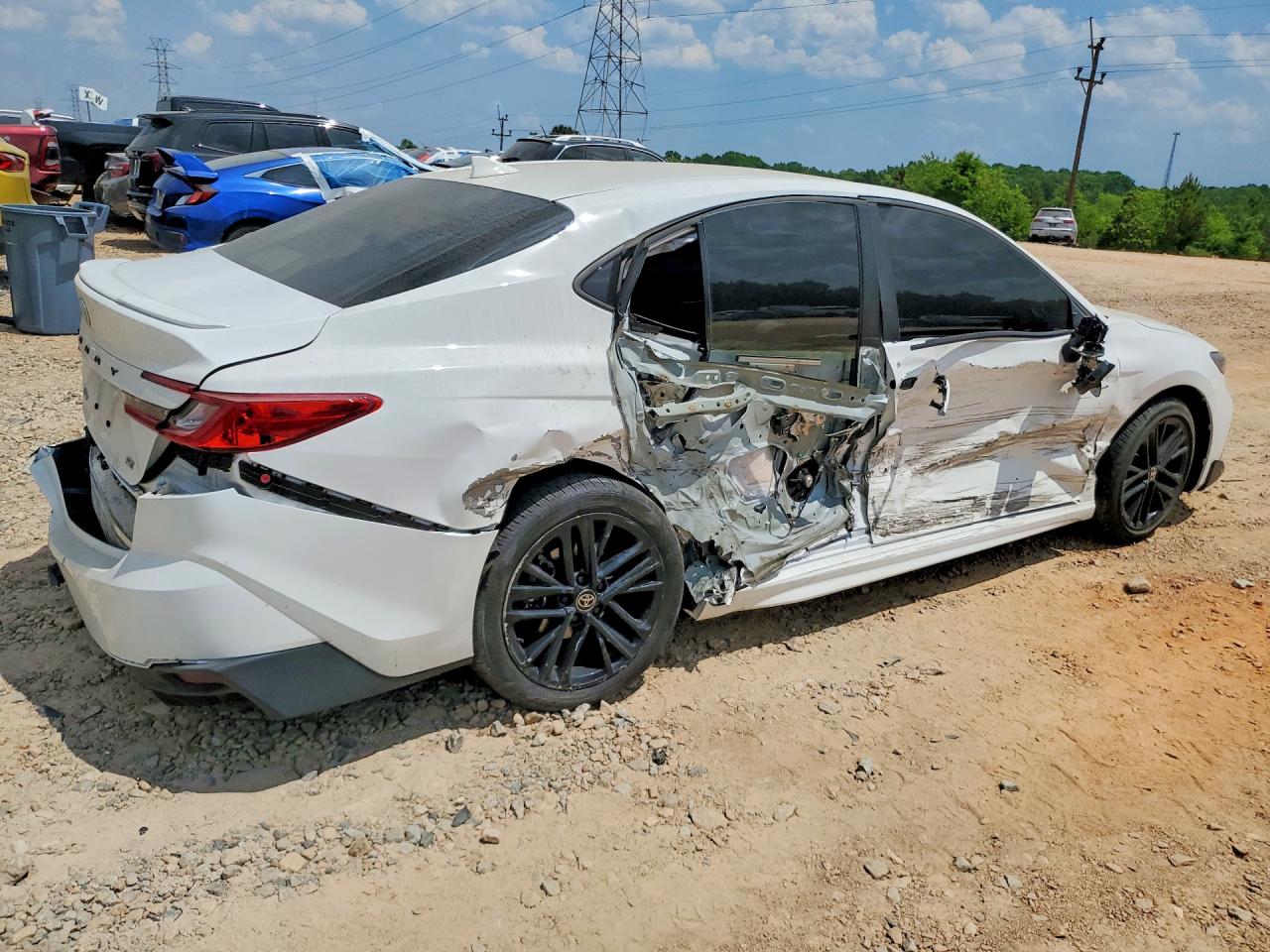 2025 TOYOTA CAMRY — снимка 3