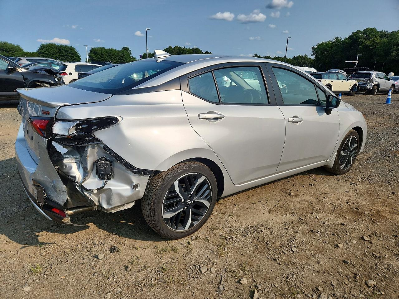2025 NISSAN VERSA SR — снимка 3