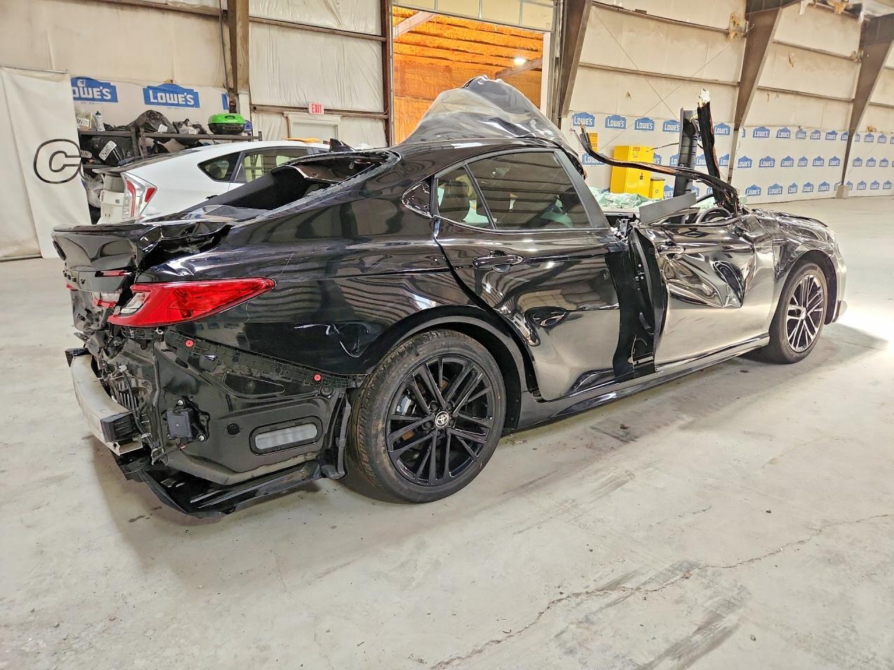 2025 TOYOTA CAMRY SE — снимка 3