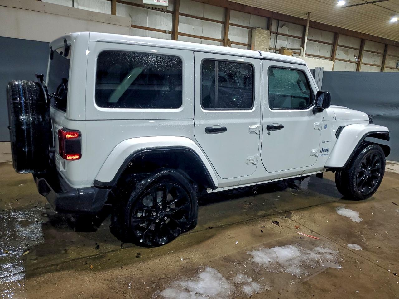 2024 JEEP WRANGLER SAHARA 4XE — снимка 3