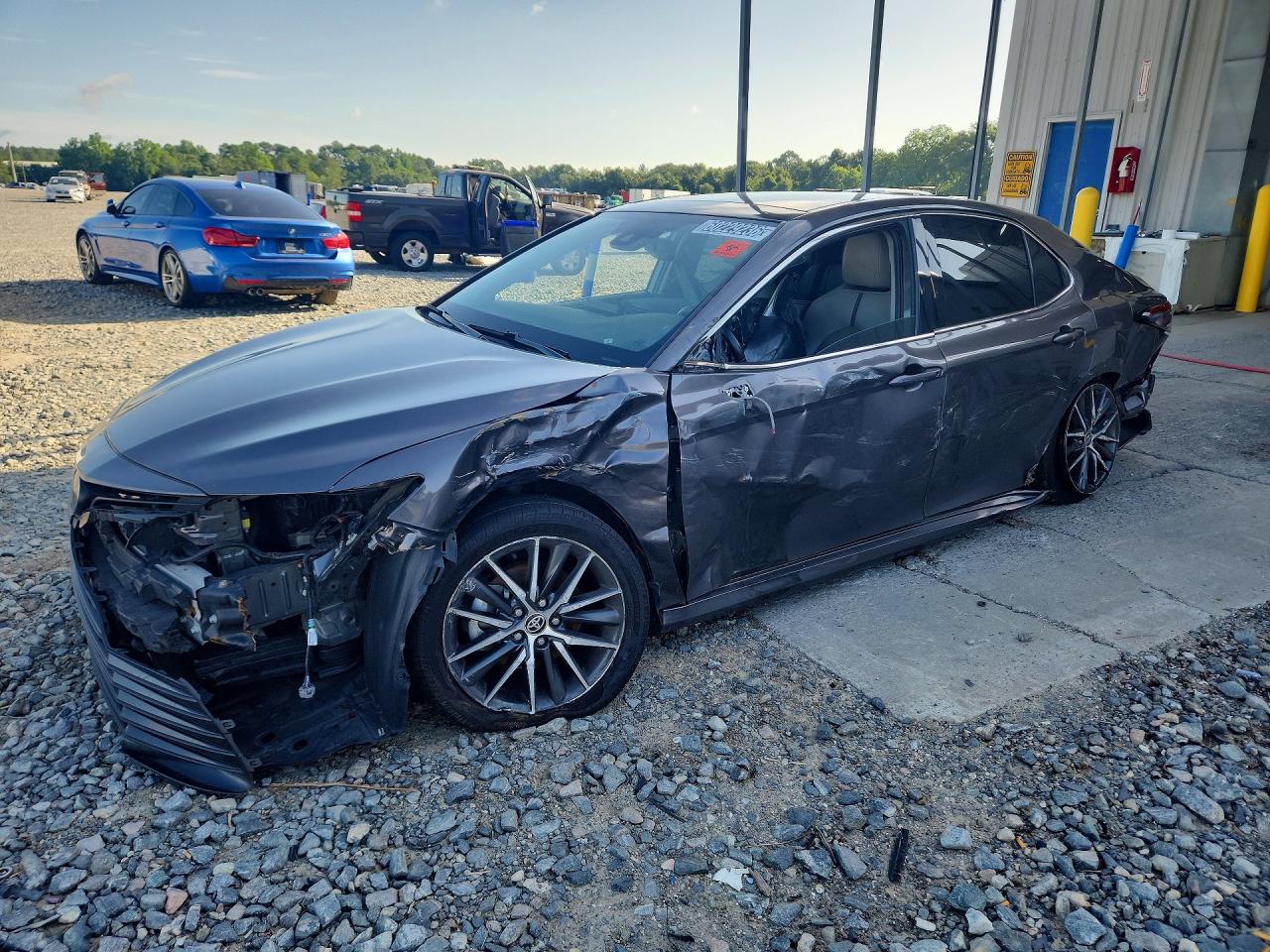 2023 TOYOTA CAMRY XLE