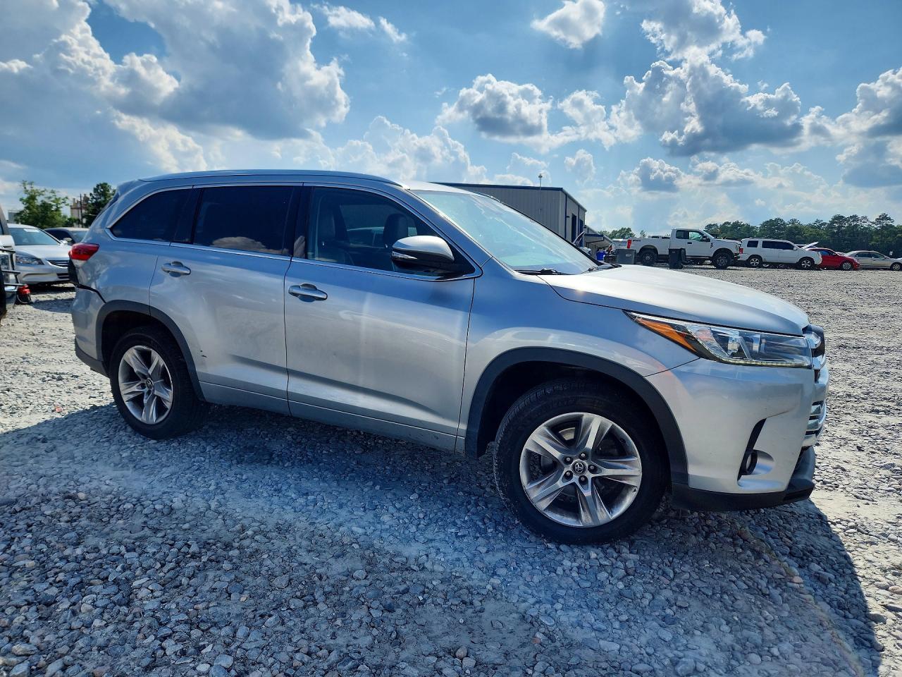 2017 TOYOTA HIGHLANDER LIMITED — снимка 4