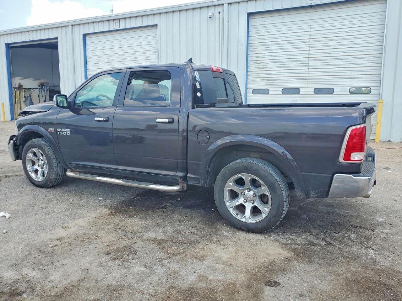 2016 RAM 1500 LARAMIE — снимка 2