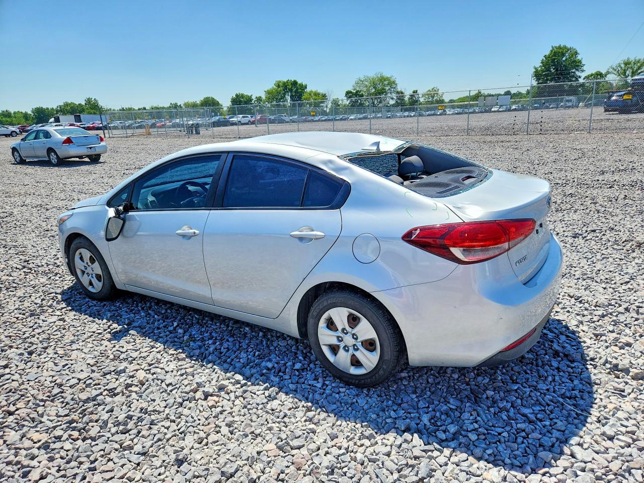 2017 KIA FORTE LX — снимка 2