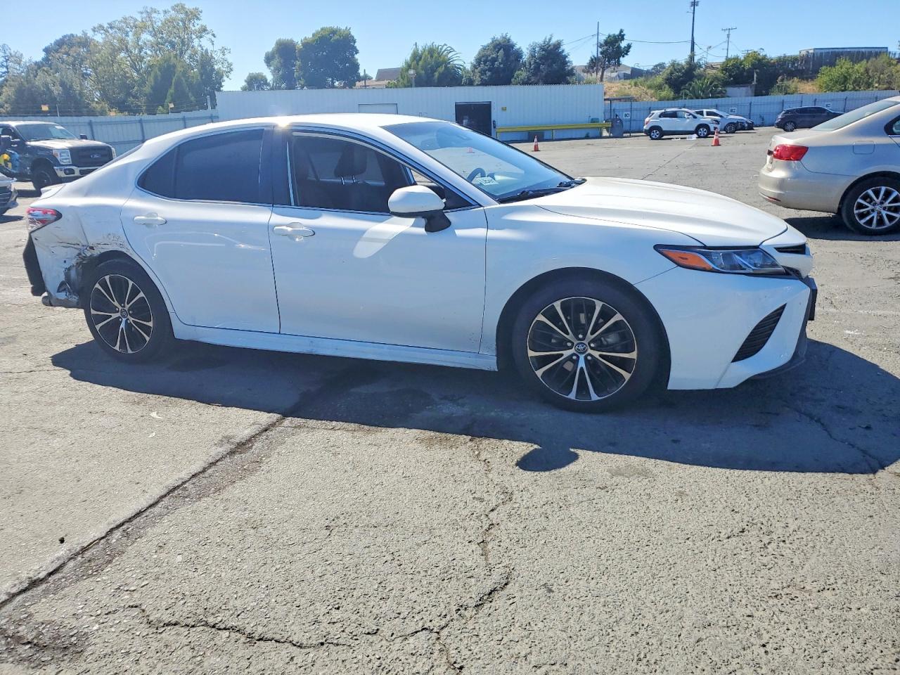 2019 TOYOTA CAMRY SE