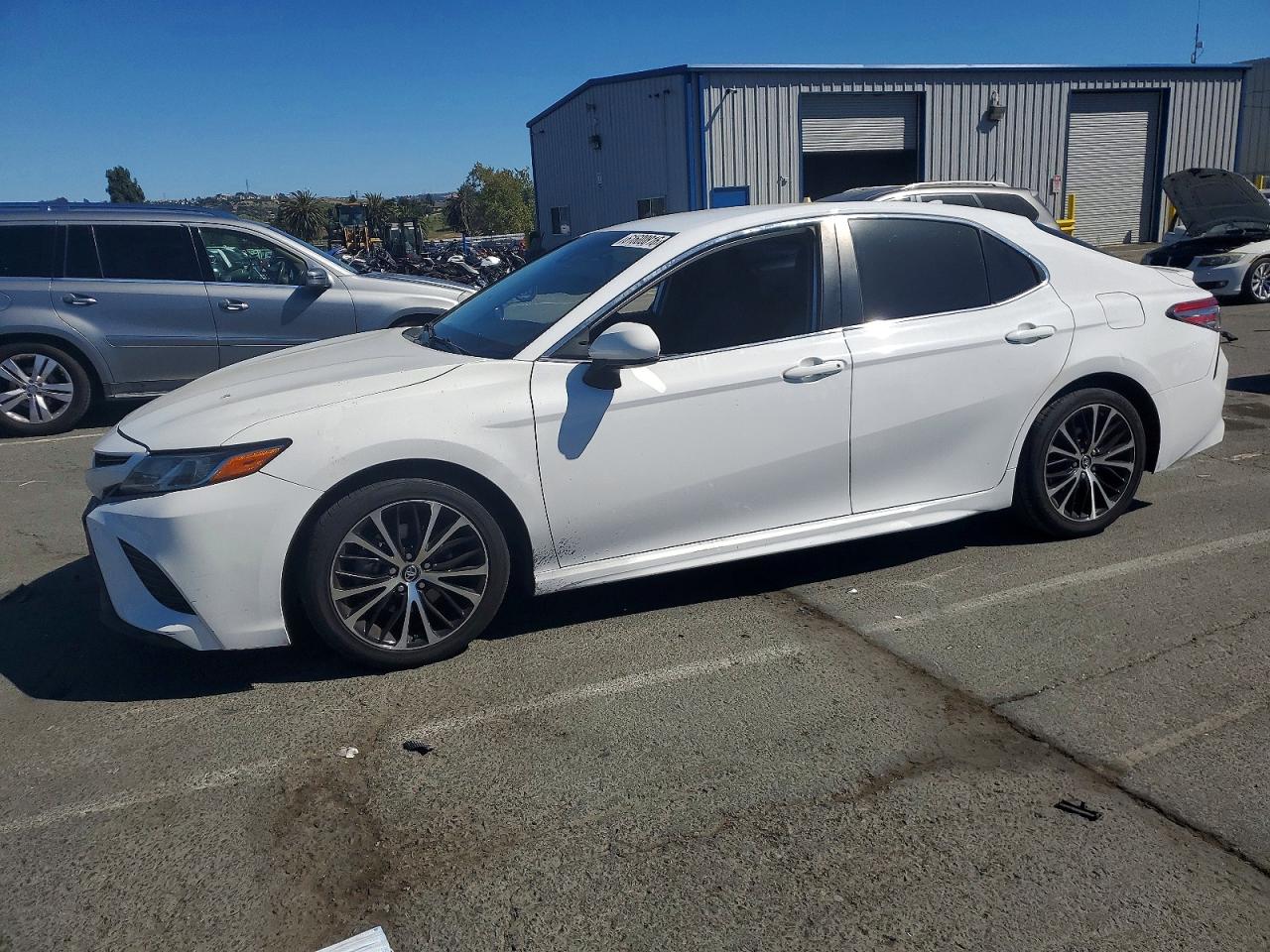2019 TOYOTA CAMRY SE — снимка 2