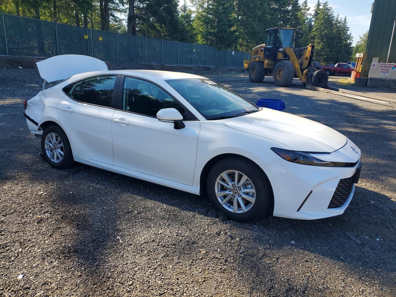 2026 TOYOTA CAMRY LE — снимка 4