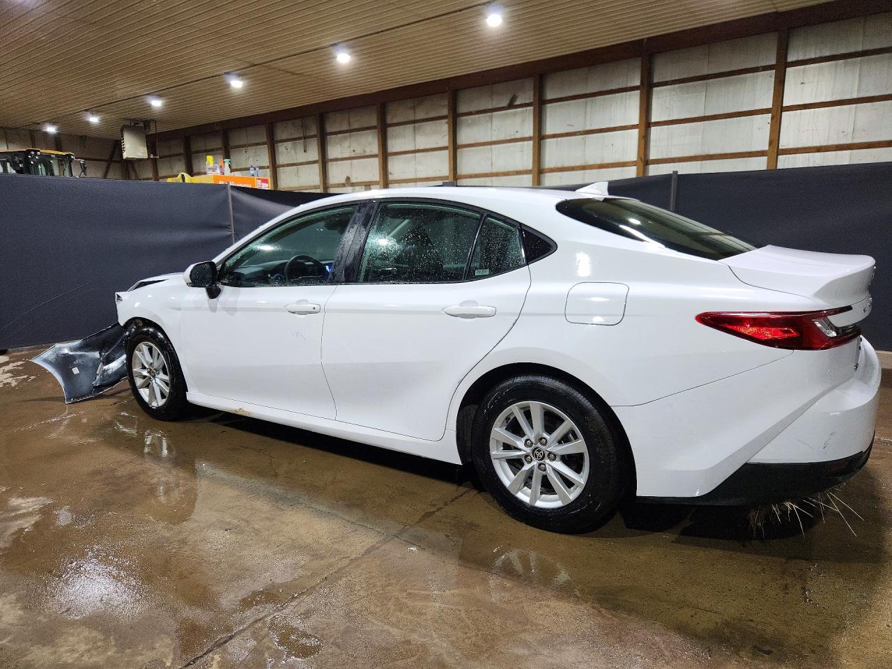 2025 TOYOTA CAMRY LE — снимка 2