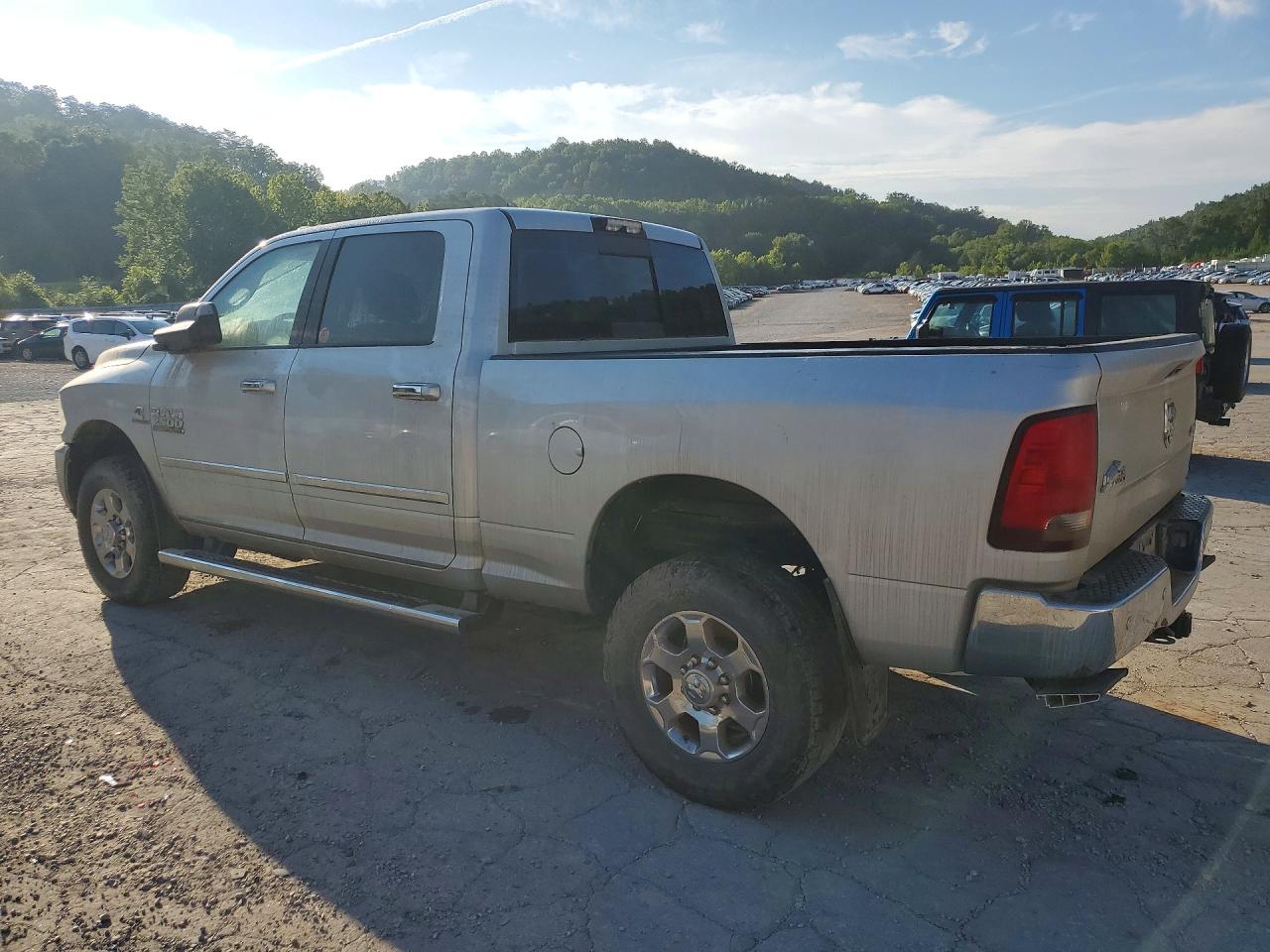 2017 RAM 2500 SLT — снимка 2