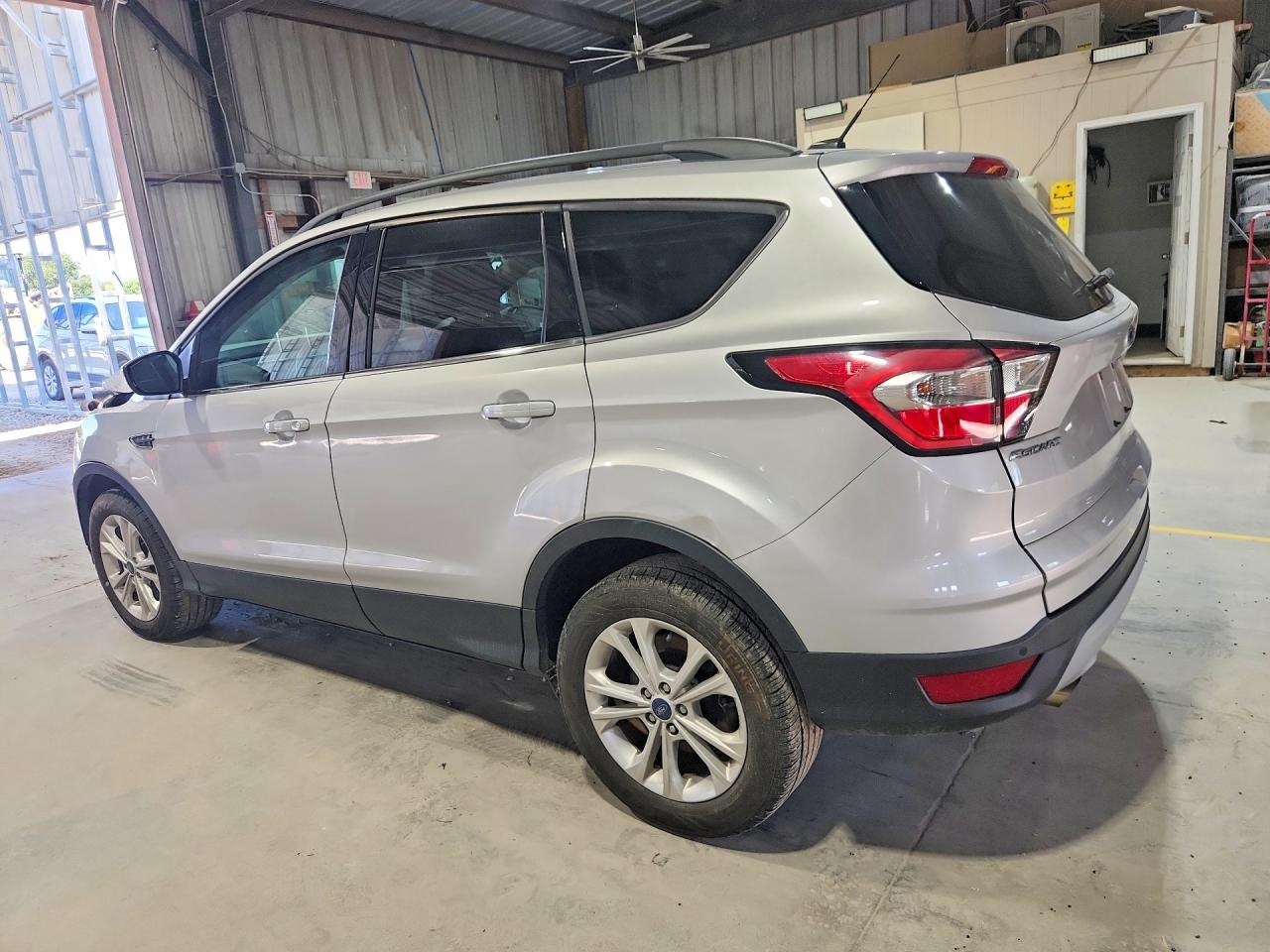 2017 FORD ESCAPE SE — снимка 2