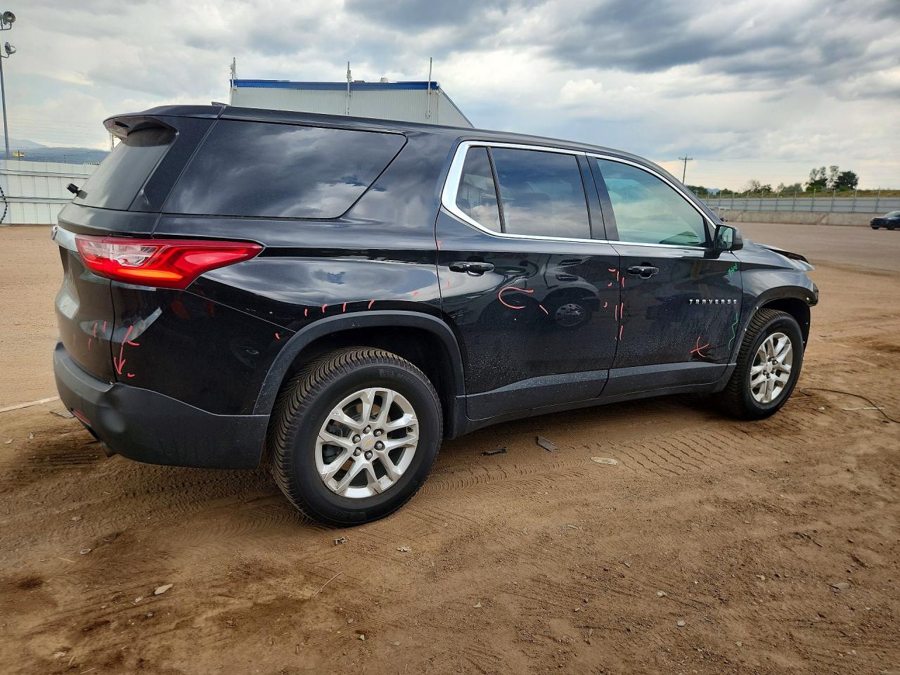 2021 CHEVROLET TRAVERSE LS — снимка 3