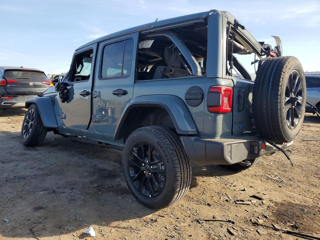 2025 JEEP WRANGLER SAHARA 4XE — снимка 2