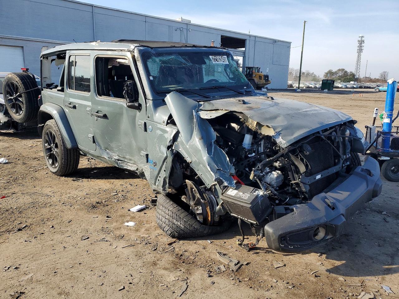 2025 JEEP WRANGLER SAHARA 4XE — снимка 4