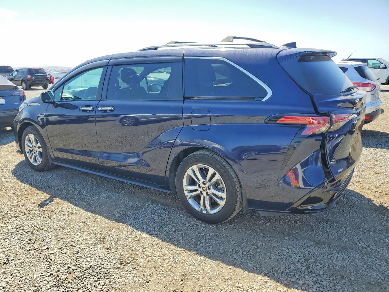 2022 TOYOTA SIENNA XSE — снимка 2
