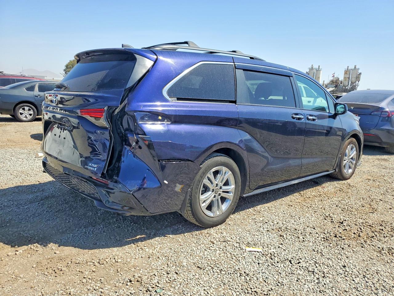 2022 TOYOTA SIENNA XSE — снимка 3