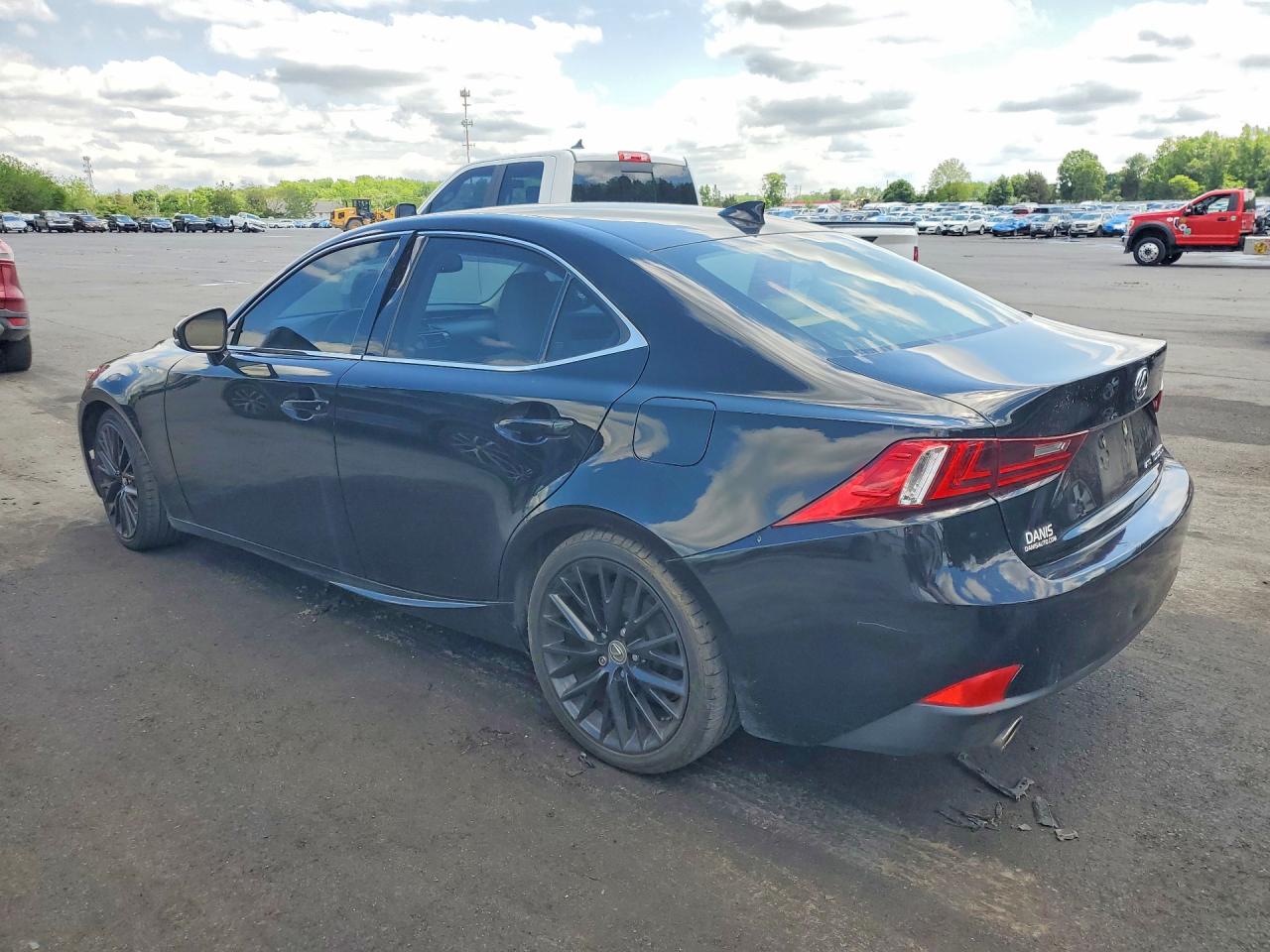 2016 LEXUS IS 300 — снимка 2
