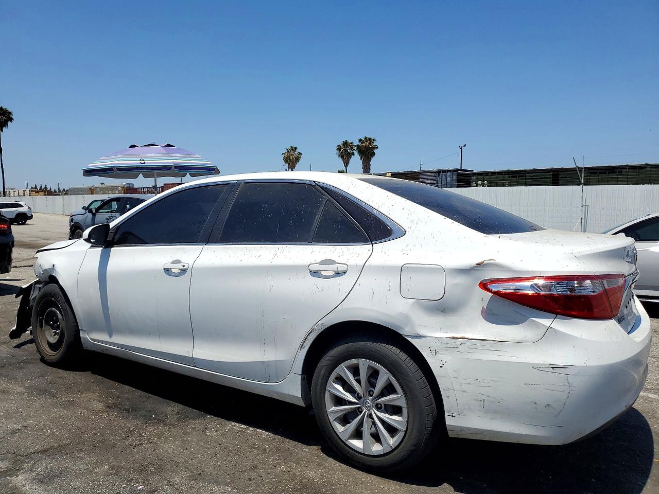 2015 TOYOTA CAMRY LE — снимка 2
