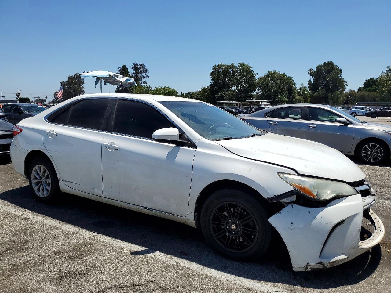 2015 TOYOTA CAMRY LE — снимка 4