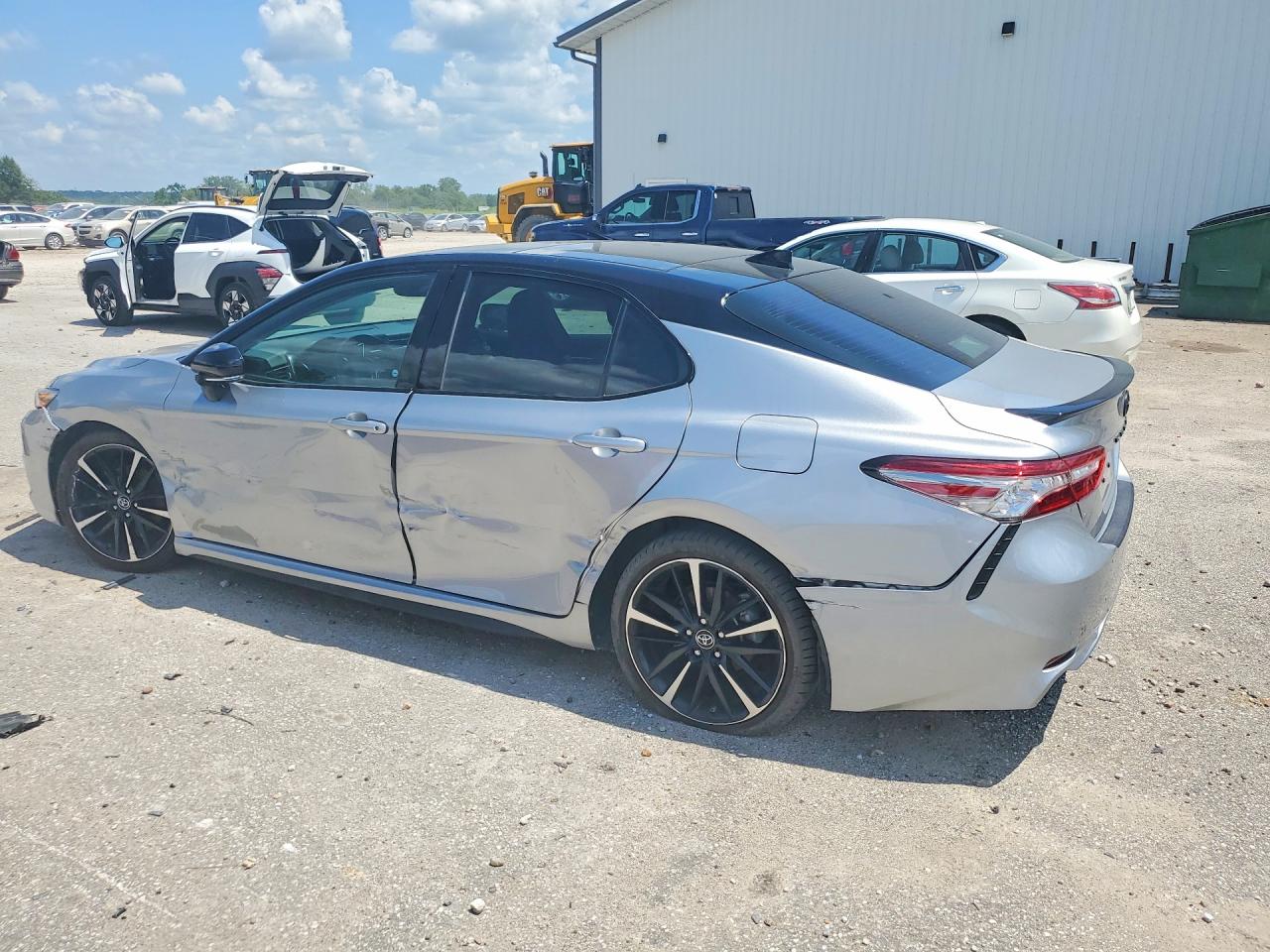 2019 TOYOTA CAMRY XSE — снимка 2