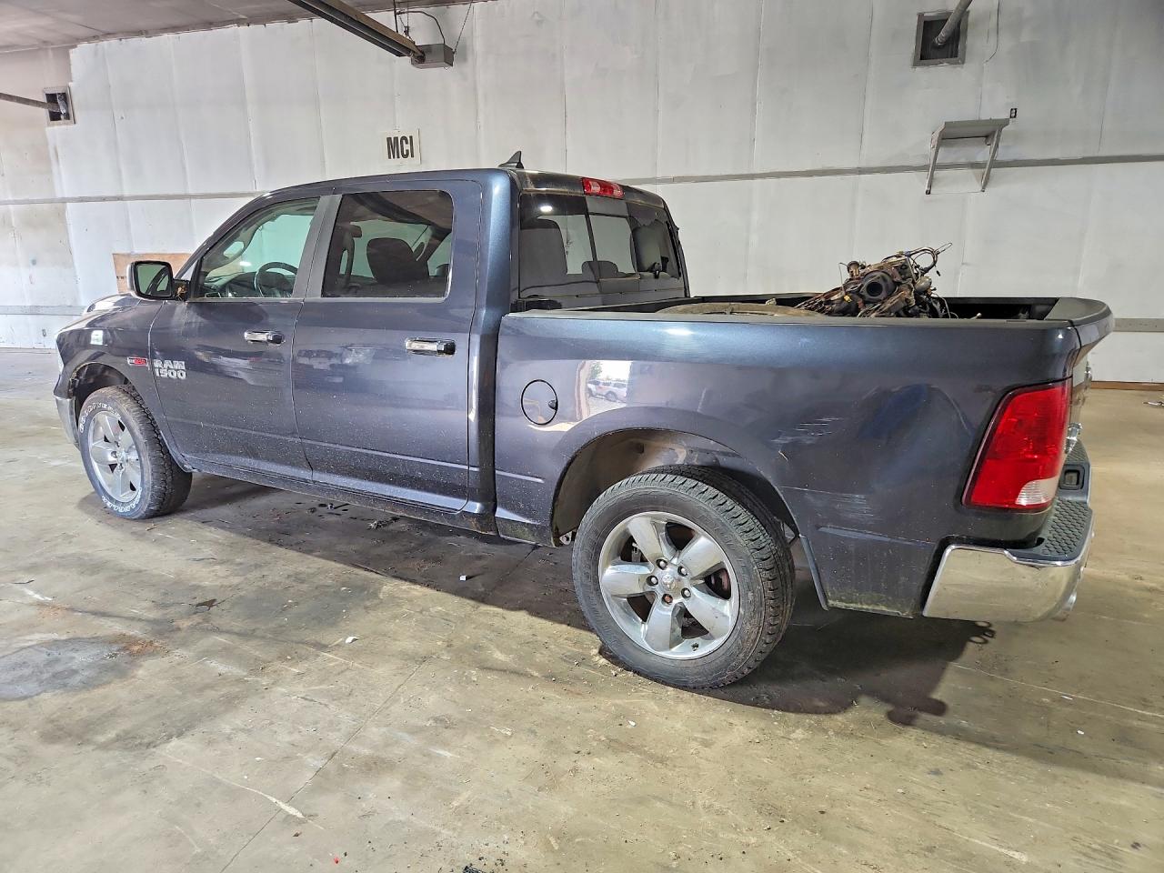 2016 RAM 1500 SLT — снимка 2