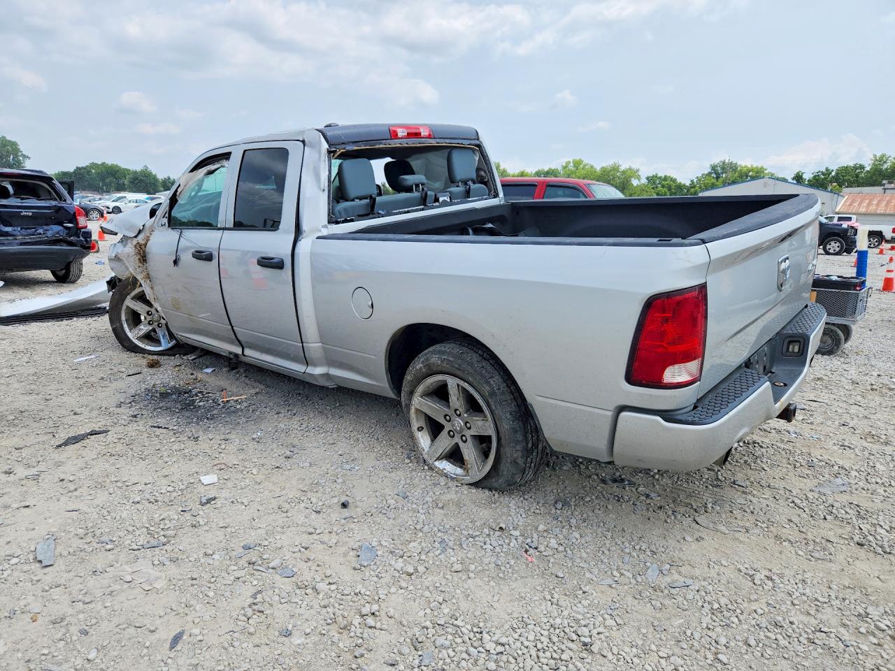 2016 RAM 1500 ST — снимка 2