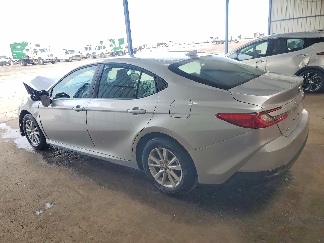 2026 TOYOTA CAMRY LE — снимка 2