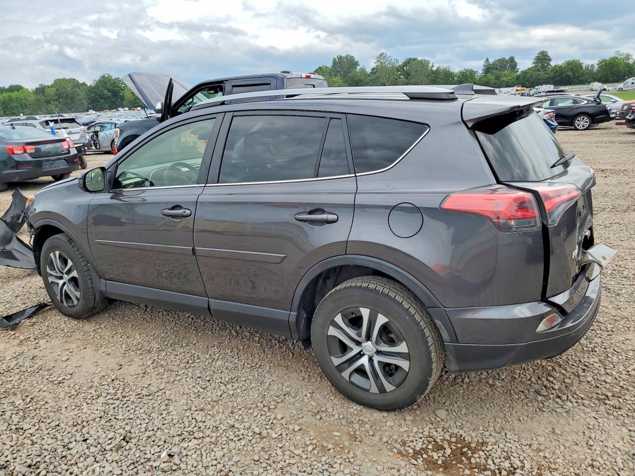 2018 TOYOTA RAV4 LE — снимка 2