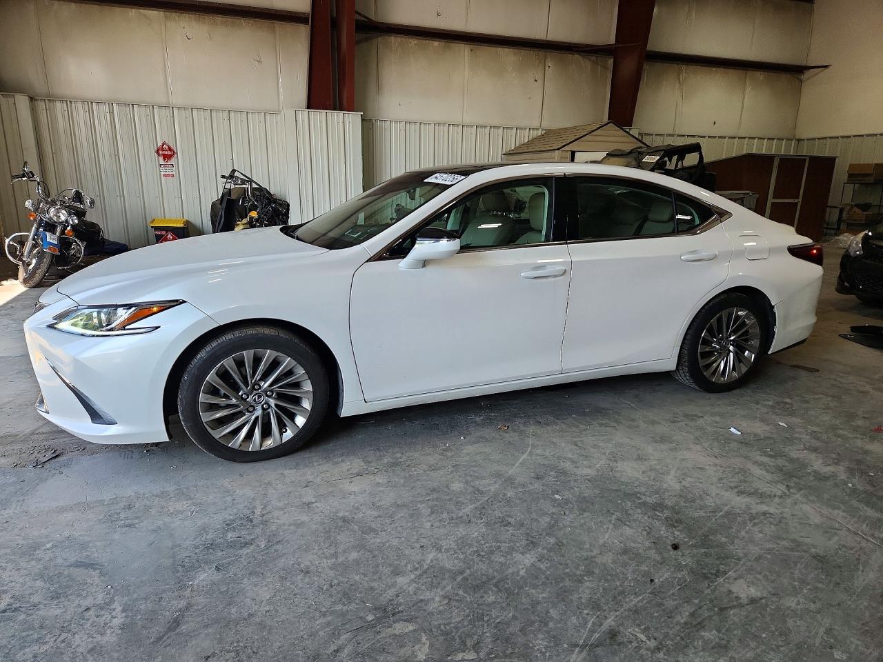 2019 LEXUS ES 350