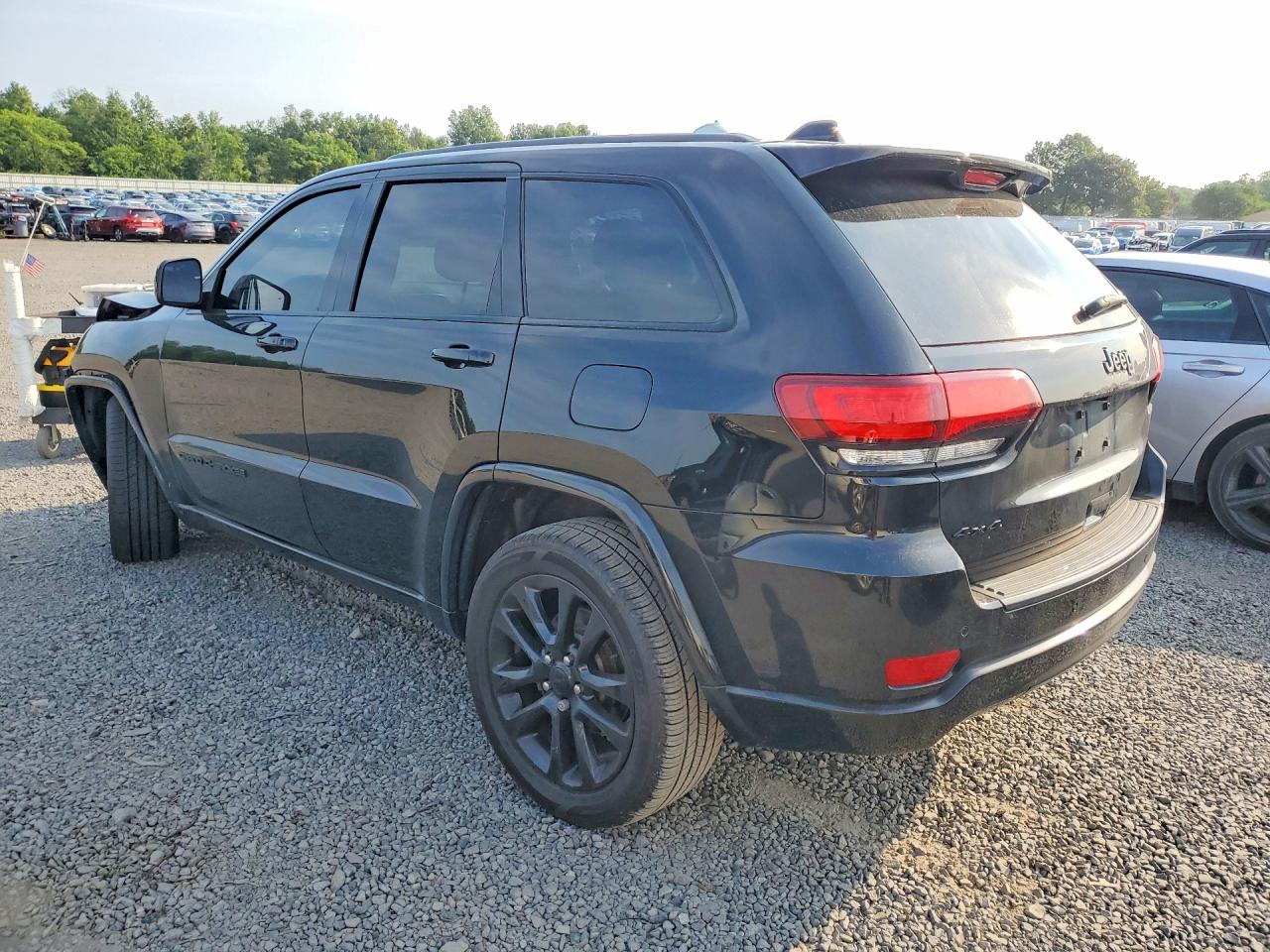2019 JEEP GRAND CHEROKEE LAREDO — снимка 2