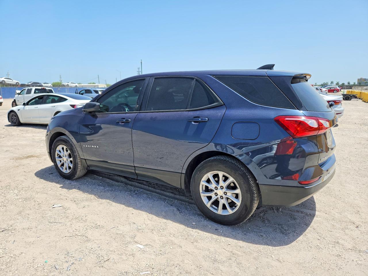 2018 CHEVROLET EQUINOX LS — снимка 2