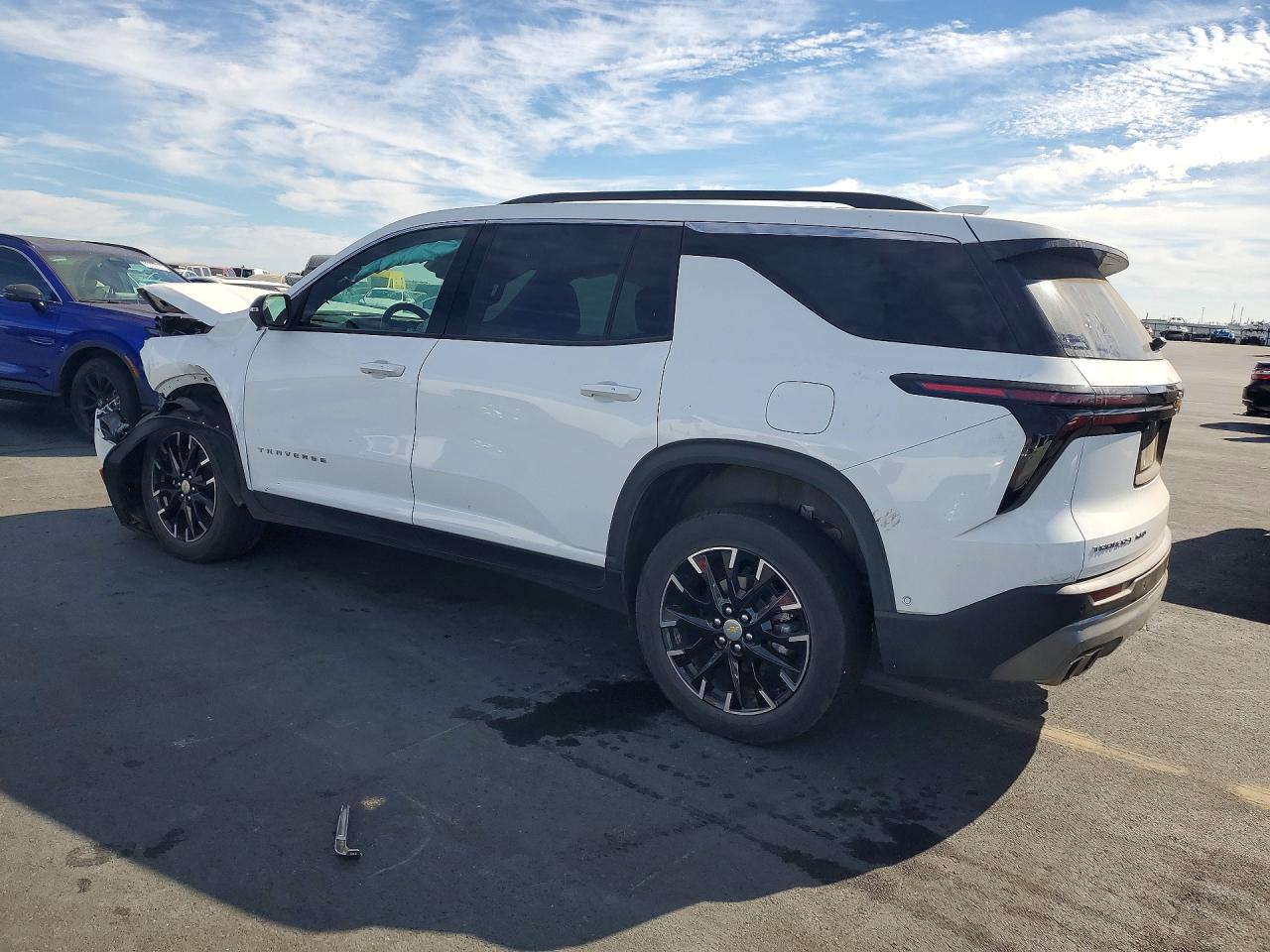 2025 CHEVROLET TRAVERSE LT — снимка 2