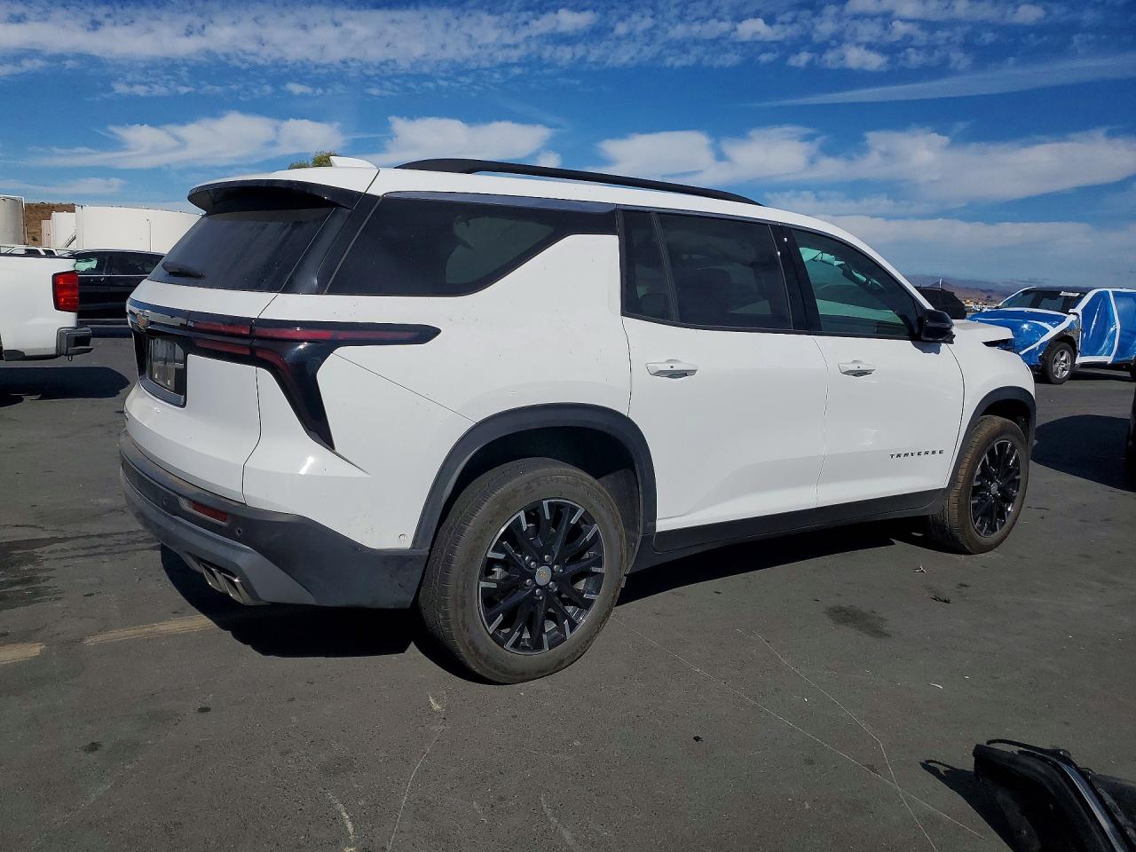 2025 CHEVROLET TRAVERSE LT — снимка 3